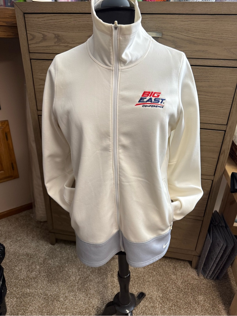 Nike ThermaFit Women's Cream Full-Zip Jacket